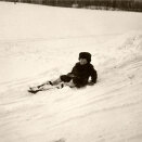 Kronprins Olav på ski, Bygdø Kongsgård 1907. Foto: A.B. Wilse, De kongelige samlinger